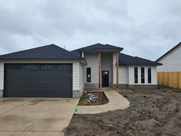 728 N Redbud Ave, Valley Center, KS 67147