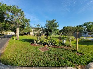 1915 Swanbourne Ln #32, Lutz, FL 33558