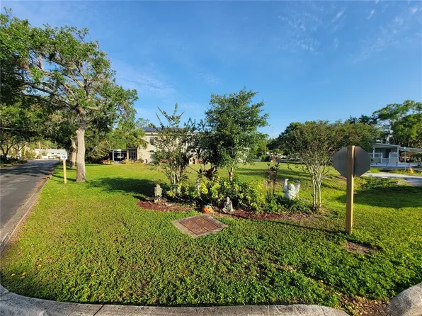 1915 Swanbourne Ln #32, Lutz, FL 33558