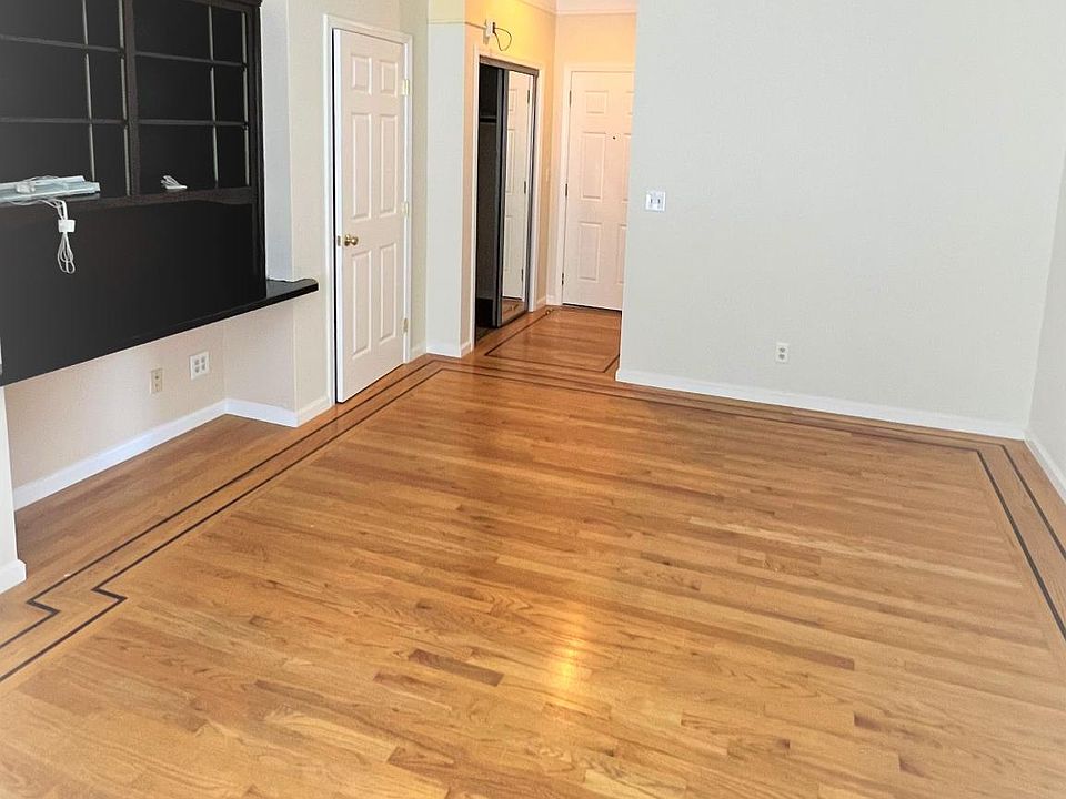 2nd image of 1160 Clay St #10