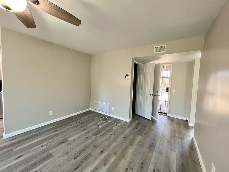 4602 Calle Del Palo — Photo 5