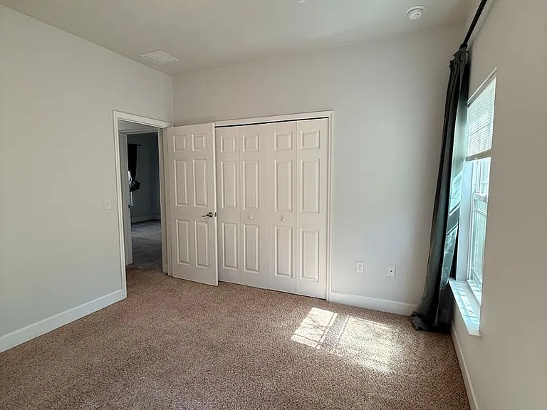 5156 NW 21st Dr — Photo 37