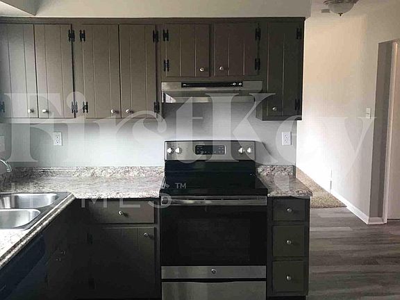 5th image of 1758 Hilltree Dr