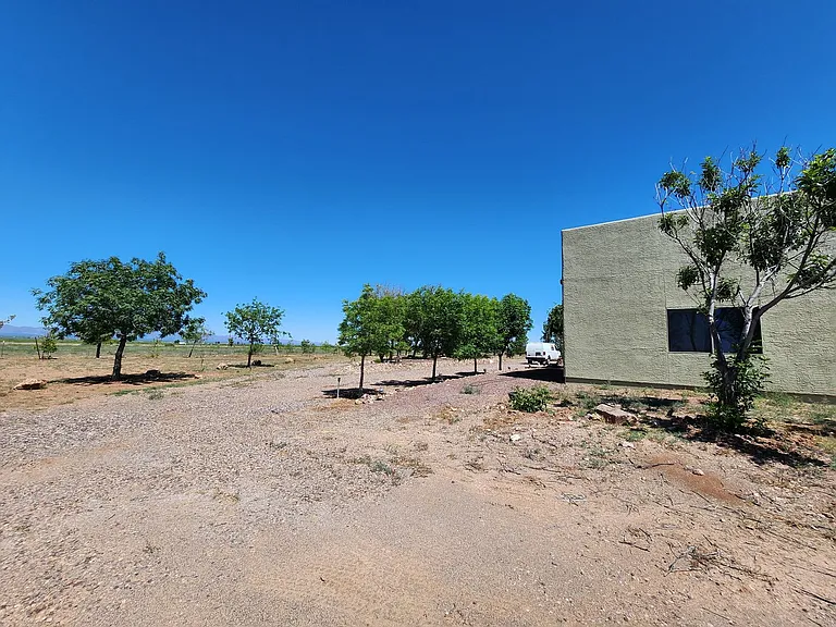 1050 W Rochin Rd — Photo 56