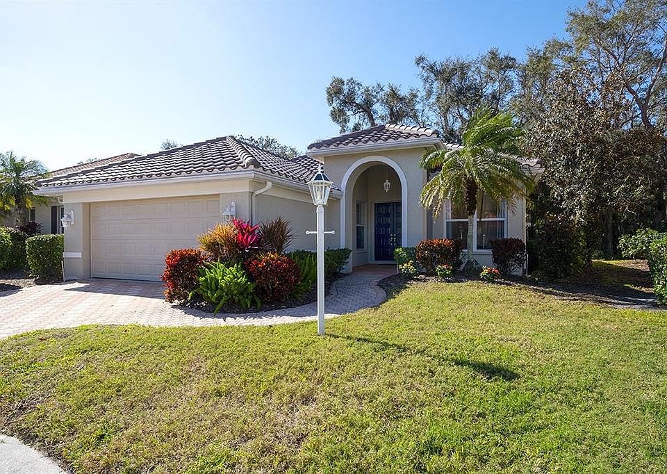 1st image of 8336 CANARY PALM COURT
