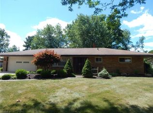 1430 Meadowlawn Dr, Macedonia, OH 44056