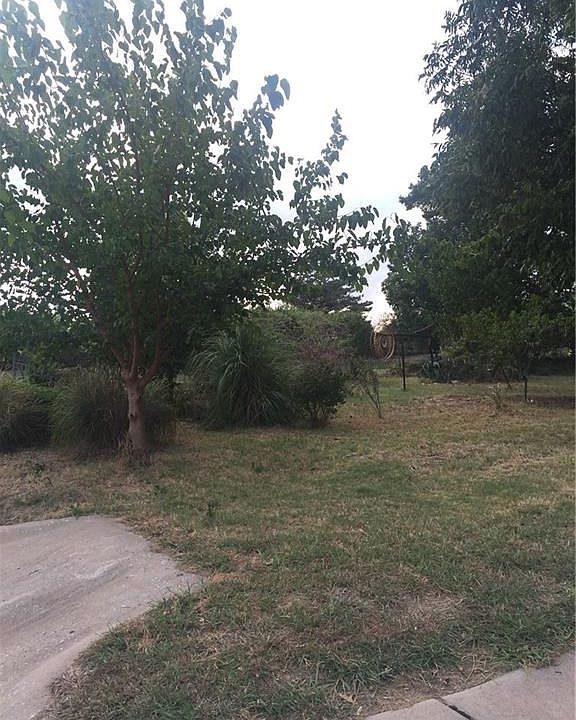 2nd image of 727 NW 28th St