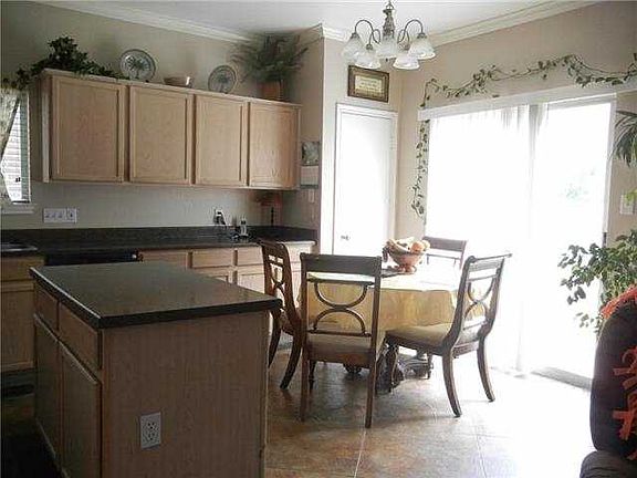 3rd image of 1203 Gazania Dr