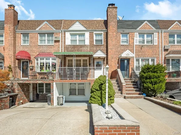 61-43 75th Place, Middle Village, NY 11379