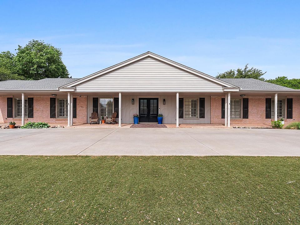 1st image of 149 Liveoak St