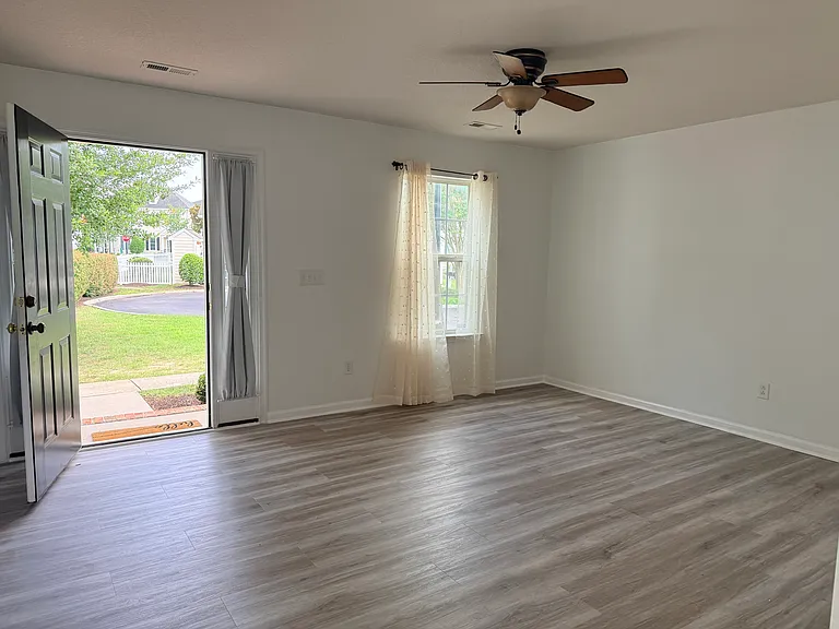 4400 Betty Ln — Photo 11