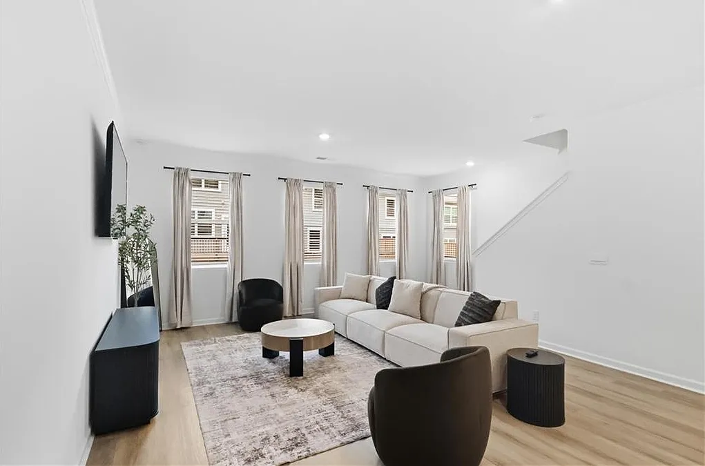 3 bed, 3.5 bath, $4,500 — Photo 1