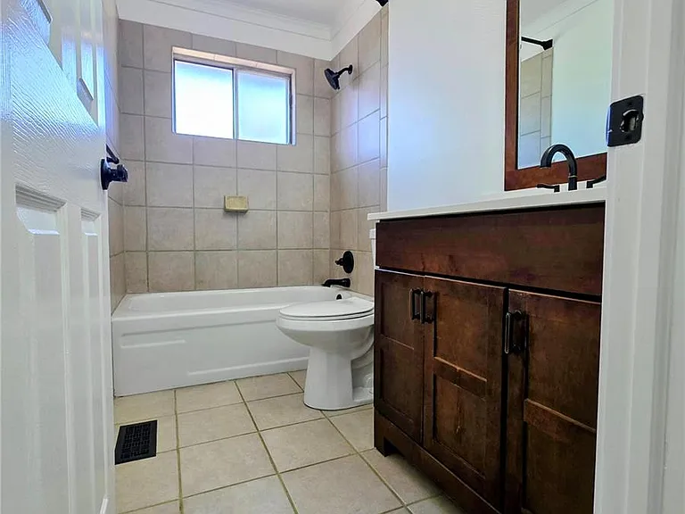 334 Wooster Ave — Photo 16