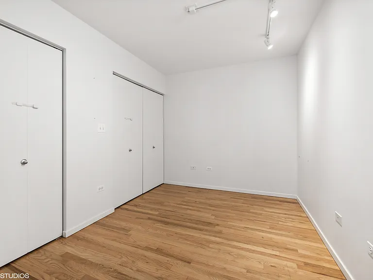 1422 N La Salle St #302 — Photo 11