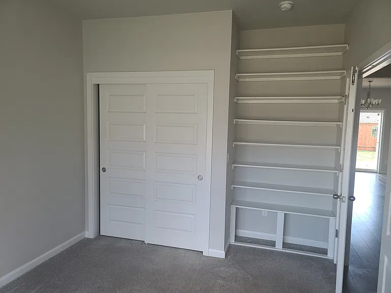 715 E Erica St — Photo 5