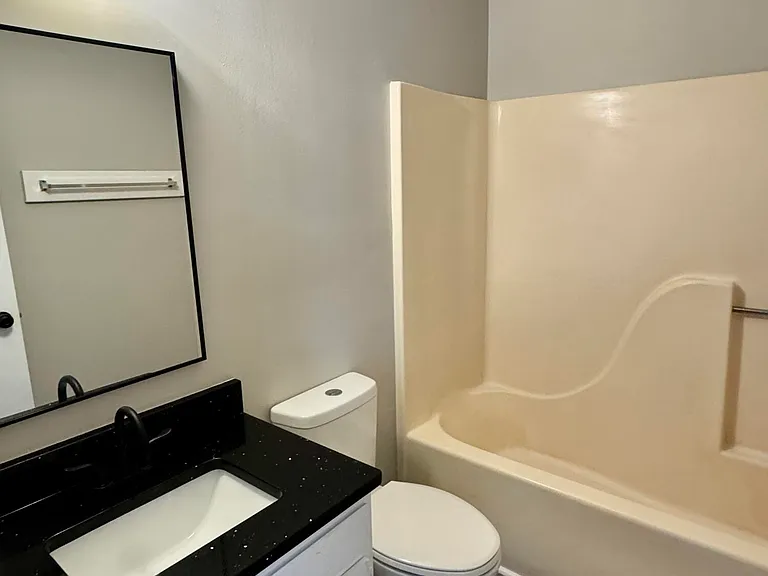 3211 Summer Pl #14 — Photo 8