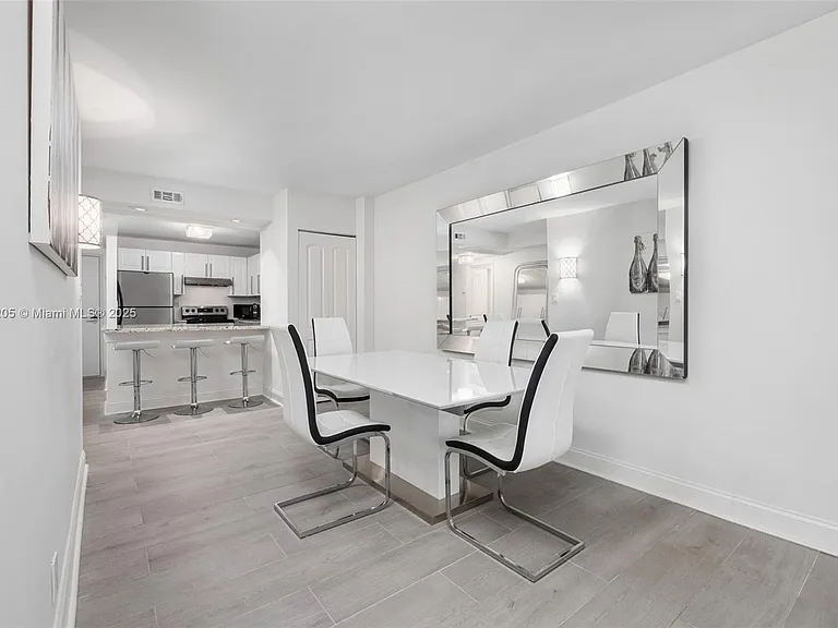 2301 Collins Ave #328 — Photo 9