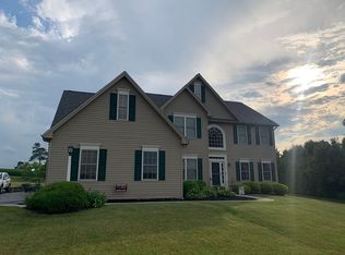 14 Devonshire Dr, Shrewsbury, PA 17361