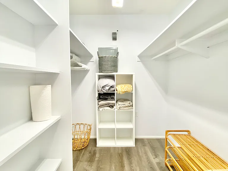 1247 Oliver Ave — Photo 10