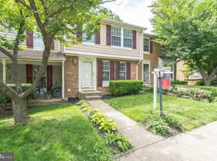 1555 Autumn Ridge Cir, Reston, VA 20194