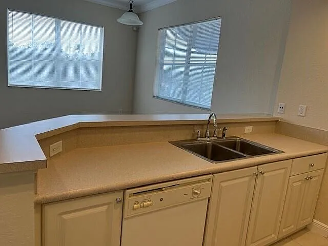 1 bed, 1.0 bath, 787 sqft, $2,050 — Photo 3