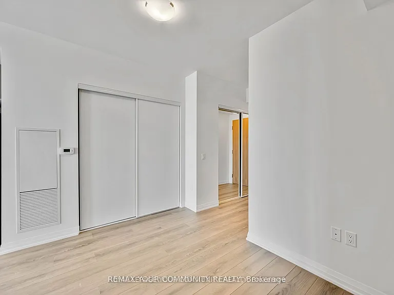 8960 Jane St #429 — Photo 8