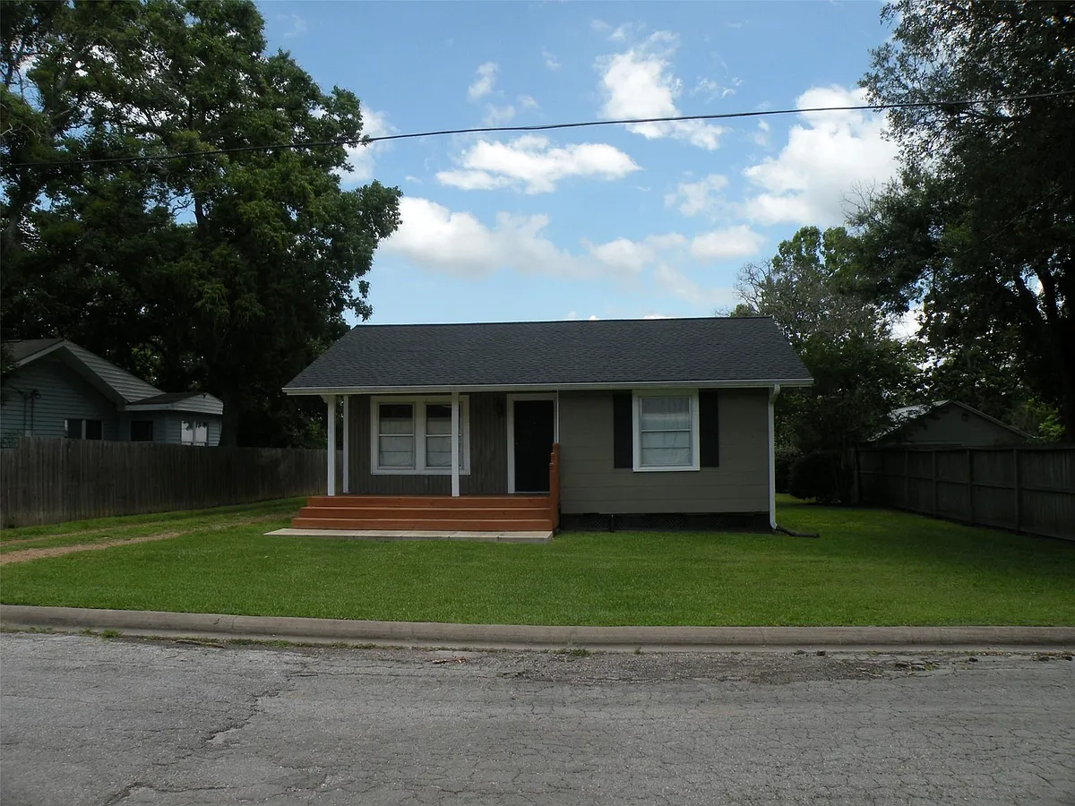 Building Photo - 319 N Hunt St