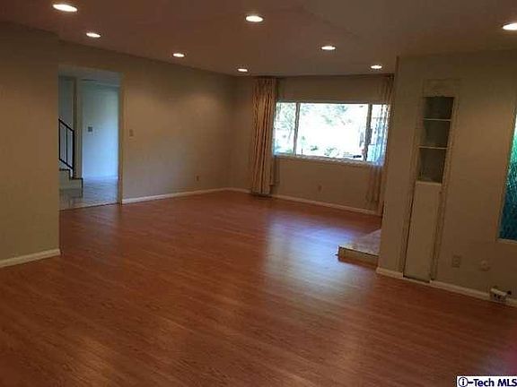 4th image of 513 Camino Verde