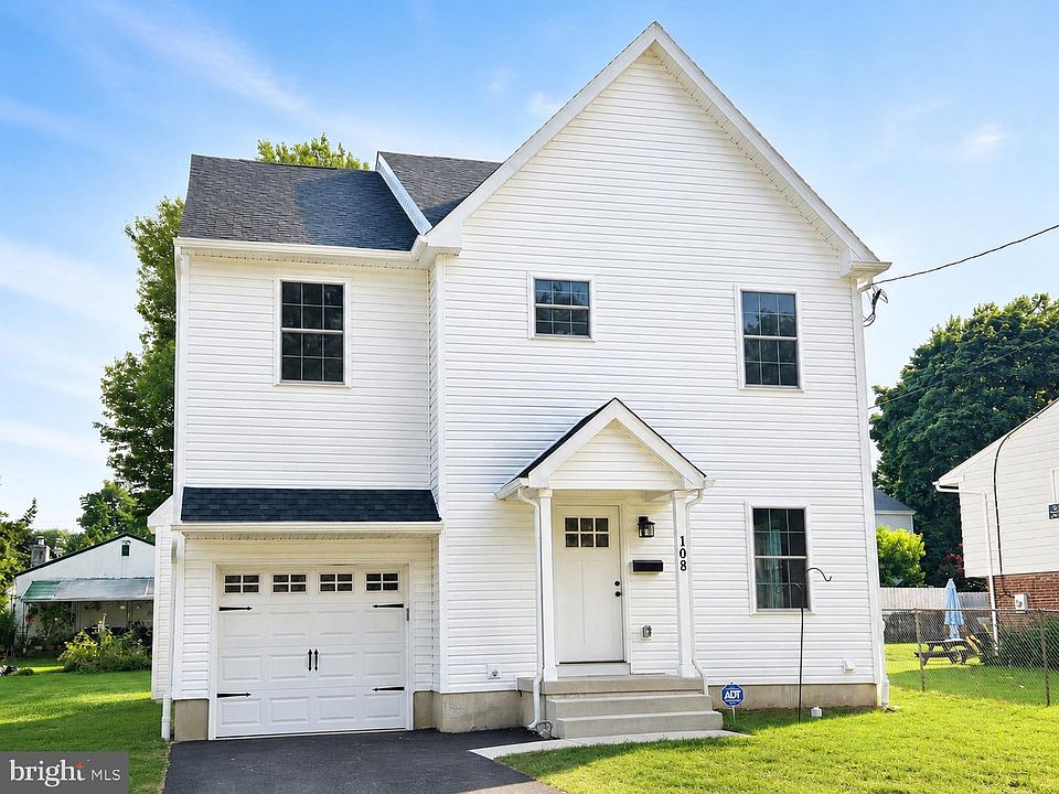 1st image of 104 Elm Ave