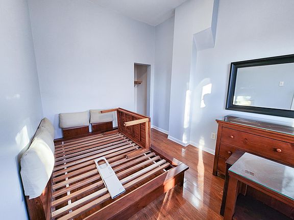 5th image of 222 W 31st St #3F