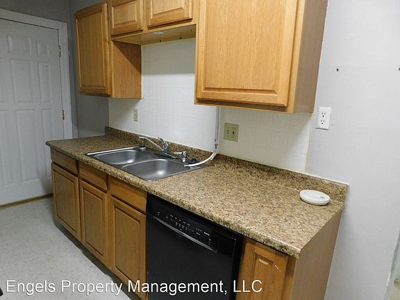 3rd image of 509 N School St #1