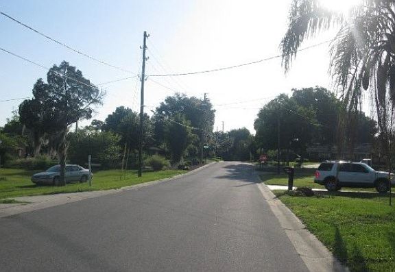 4th image of 1060 Sunset Dr