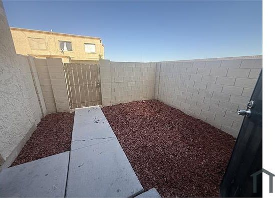 3rd image of 4004 S 45th St
