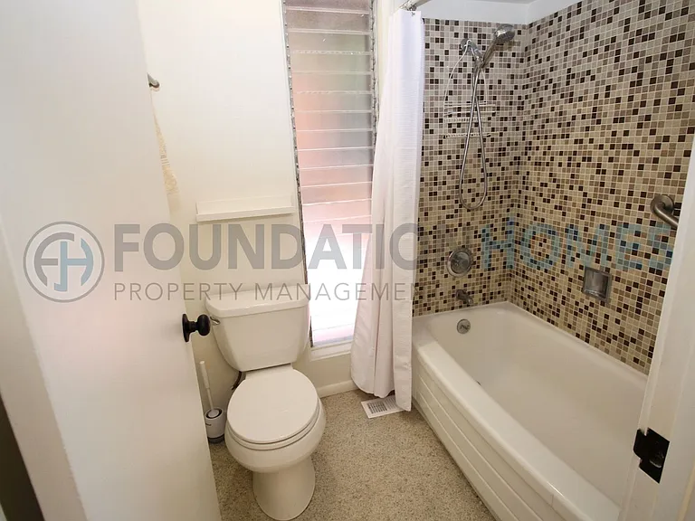 140 Redwood Rd — Photo 28
