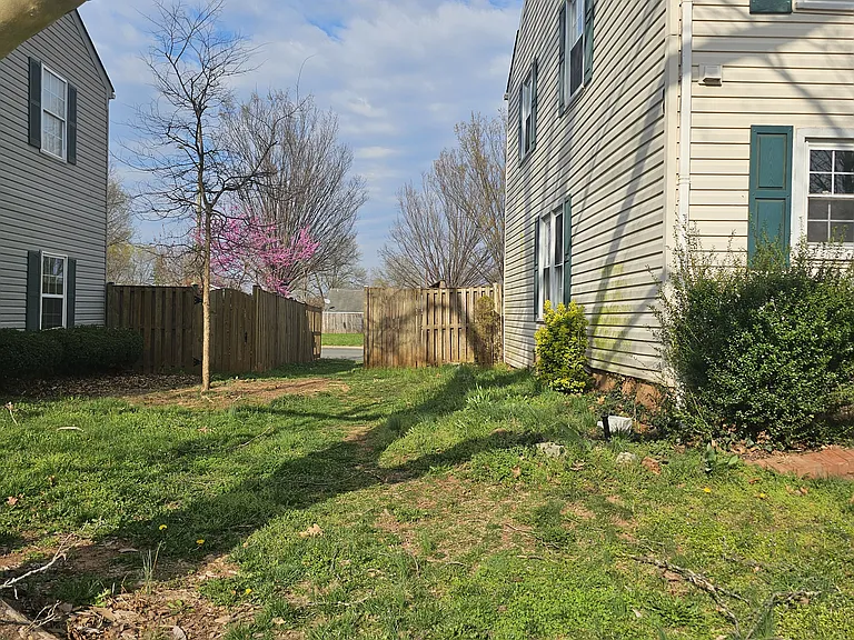 9044 Bonham Cir — Photo 31