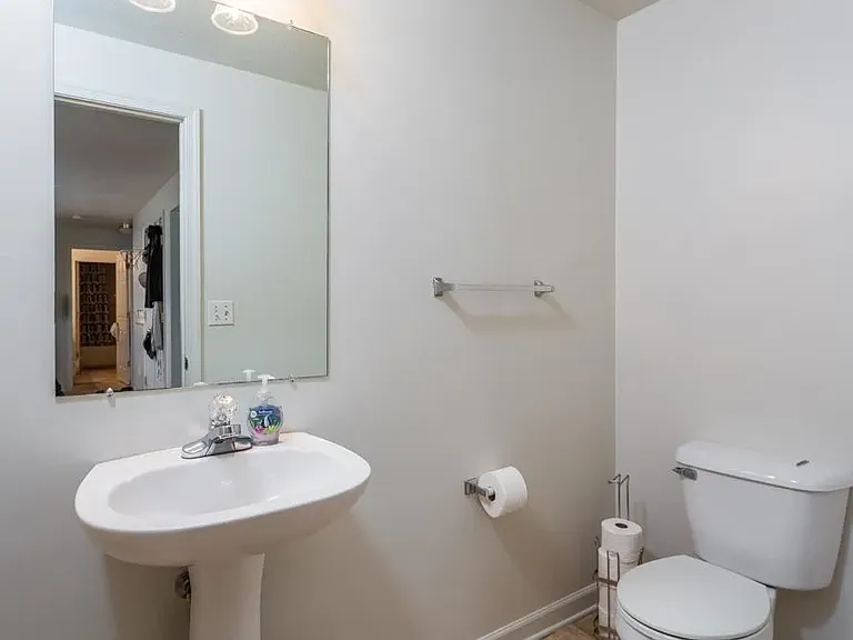 1209 Old Windmill Cir #C — Photo 10