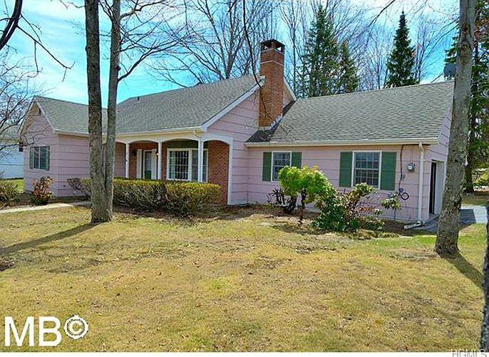 1st image of 13 Park Circle Dr