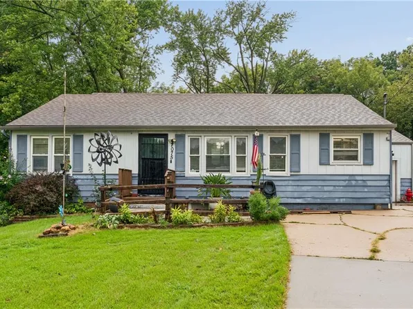 7075 Reynolds Ave, Kansas City, KS 66111