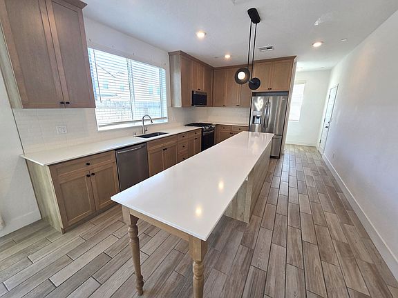 5th image of 2694 E Teaberry Dr