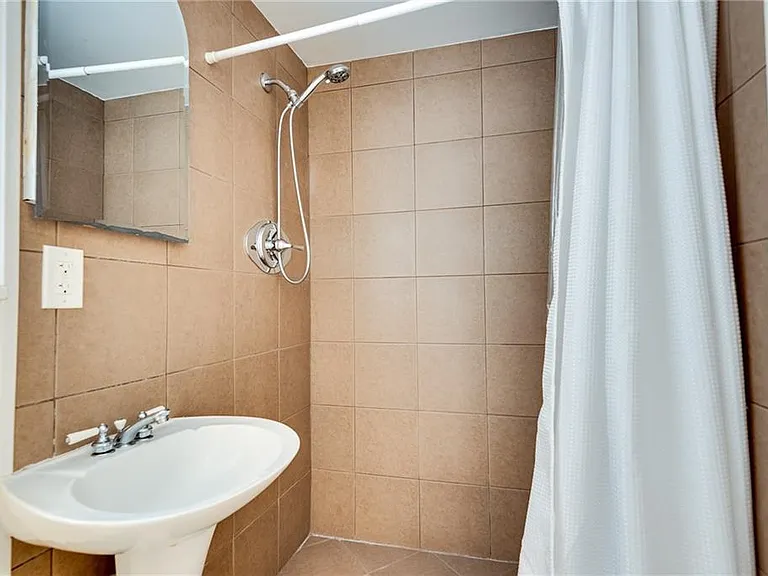 1424 Emory Rd NE — Photo 31