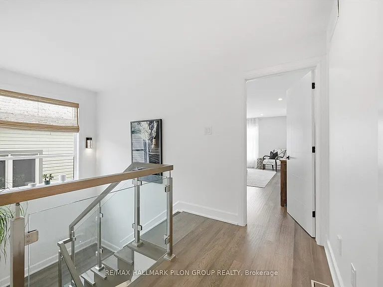 559 Mutual St — Photo 15
