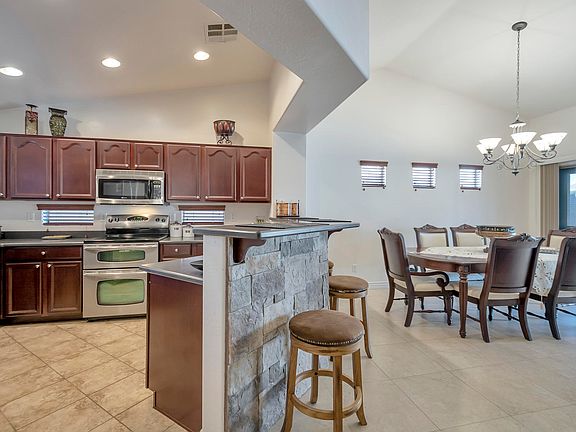 4th image of 2022 W Half Moon Cir