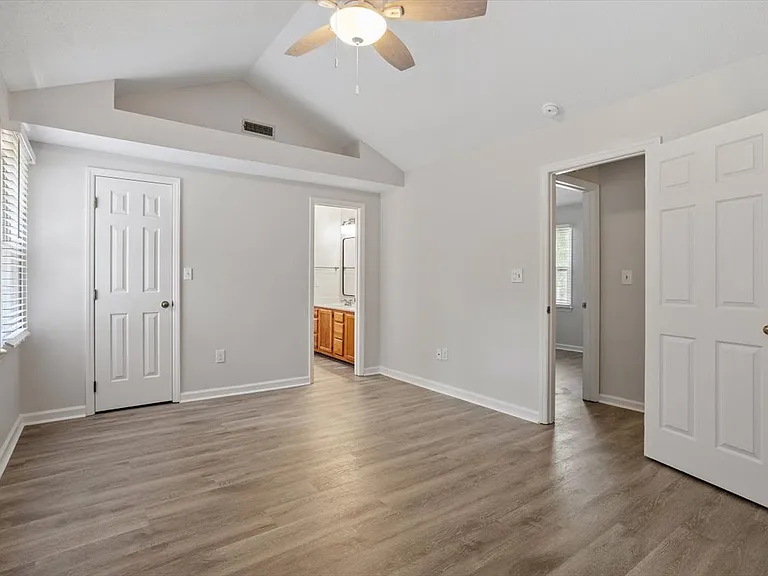302 Wax Myrtle Ct — Photo 32
