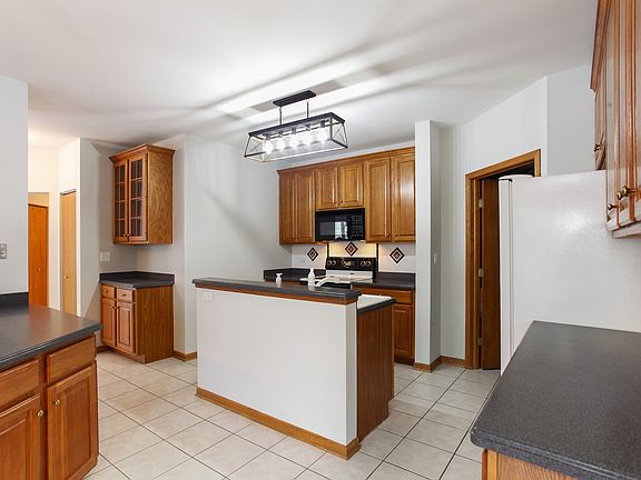 4th image of 11035 Edgebrook Ln