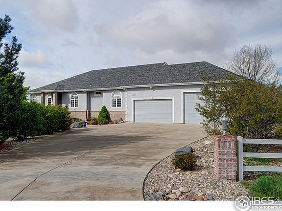 3rd image of 1235 Hilltop Dr