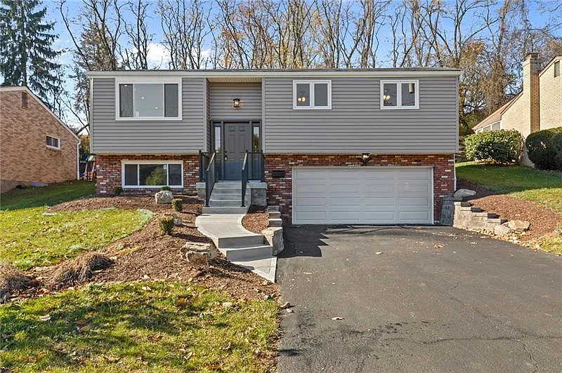 330 John St photo 1