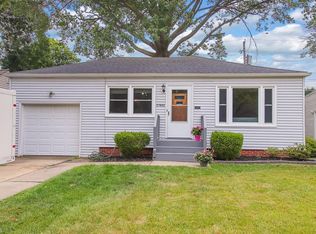 27833 Aberdeen Rd, Bay Village, OH 44140