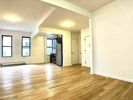 Rented by Avenues Real Estate | media 4