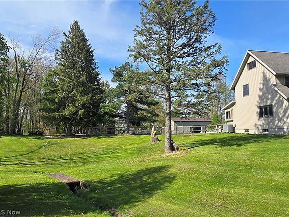 3rd image of 8113 Darrow Rd