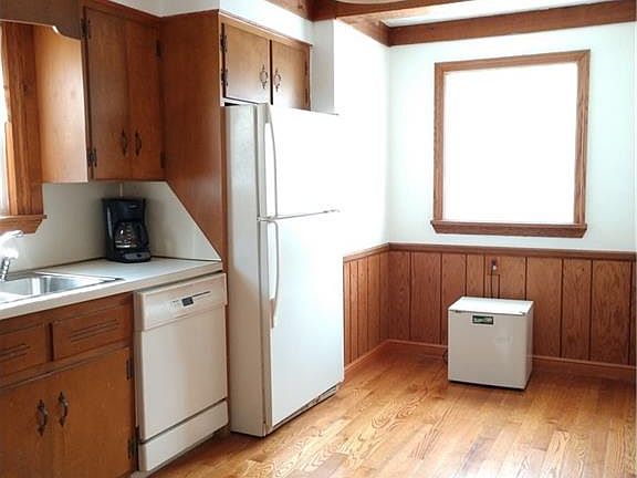 5th image of 93 Renwick Dr